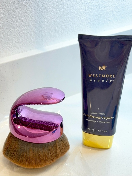 Westmore Beauty Other - WESTMORE BEAUTY Blend & Blur Body Brush
and Body Coverage Perfector
